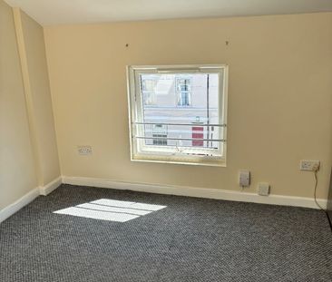 1 Bed Flat, Waylen Street, RG1 - Photo 1