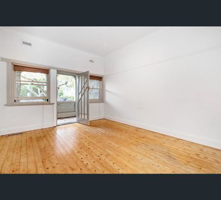 1/10 Tiuna Grove, Elwood, Vic 3184 - Photo 4