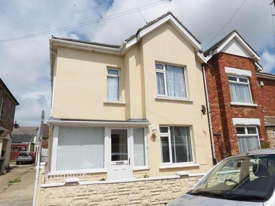 Bedroom Semi Detached House In Charminster, BH8 - Photo 1