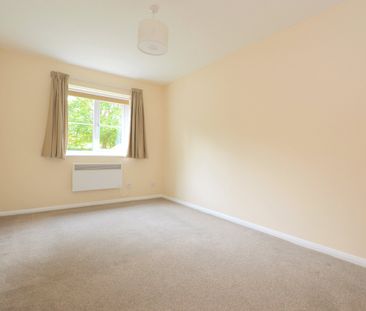 Wordsworth Mead, Redhill, RH1 - Photo 4