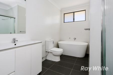 Great location, Priced to lease! - Photo 5