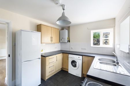 2 Bed House - Photo 5