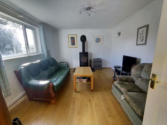 2 bedroom semi-detached bungalow to rent - Photo 1