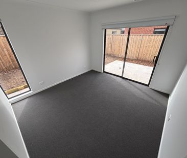Brand New Beautiful Home! - Photo 5