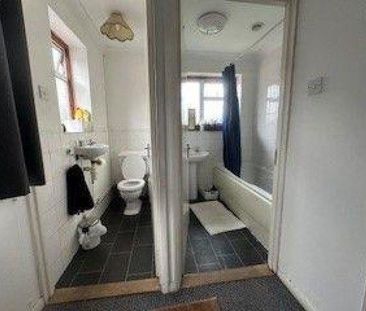 4 bedroom house share to rent - Photo 4