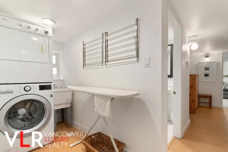 House in Vancouver West Side, BC - Photo 3