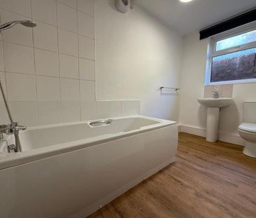 3 bedroom end of terrace house to rent - Photo 6