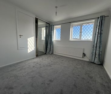 2 bedroom semi-detached house to rent - Photo 4