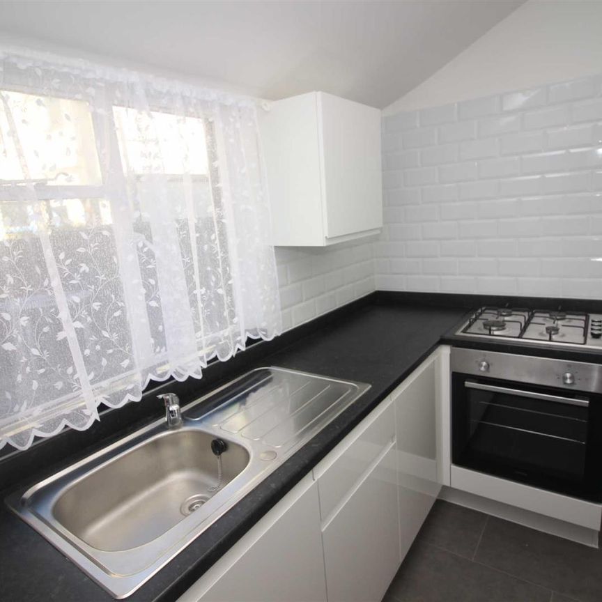 2 Bedroom House - Terraced - Photo 1