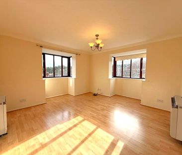 Pyegrove Chase, Bracknell Pyegrove Chase, Bracknell - Photo 1