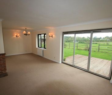 3 bedroom detached bungalow to rent - Photo 4