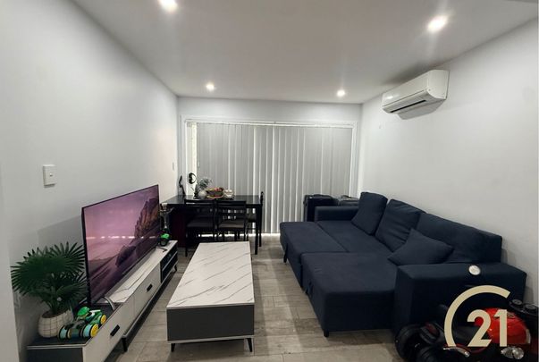 Spacious & Modern Three-Bedroom Granny Flat with Driveway Access - Photo 1