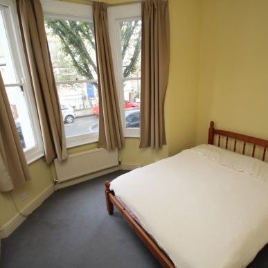 West Kensington - Two bed garden apartment - Photo 1