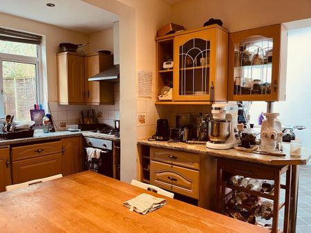 Room in a Shared House, Oakhill Road, SW15 - Photo 3