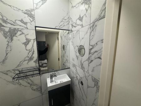 House to rent - Photo 3