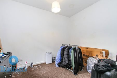 1 bed Ground Floor Flat for Rent - Photo 2