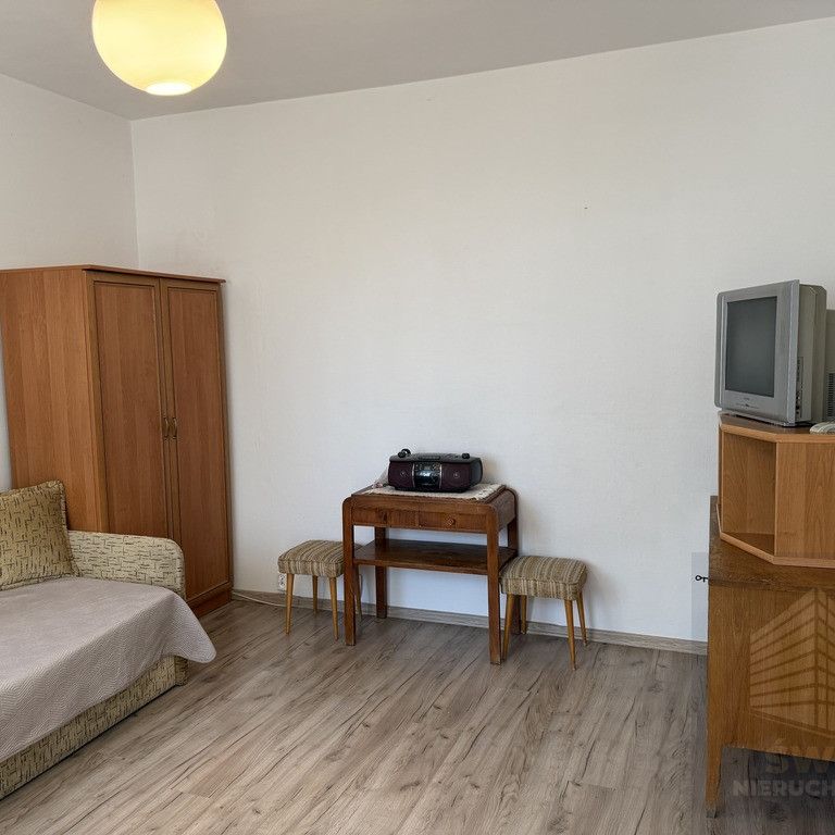 Kawalerka z balkonem w bloku z windą - Фото 1