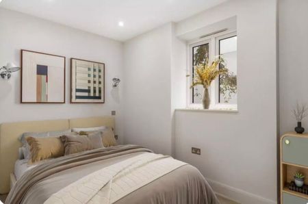 3 Bed Flat, Courtfield Gardens, SW5 - Photo 2