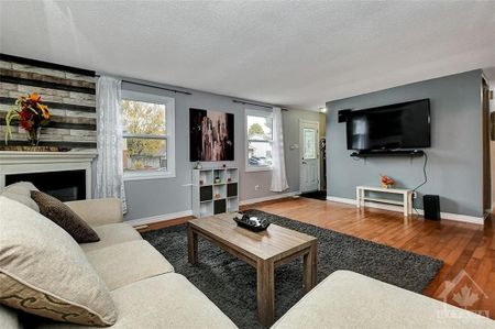 For Lease - 20 Dundegan Drive, Kanata, Ontario - Photo 2