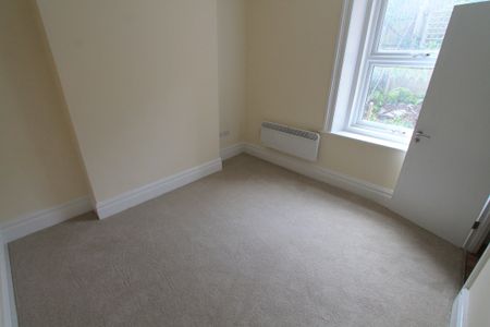 1 bed flat to rent in Verulam Place, Bournemouth, BH1 - Photo 2