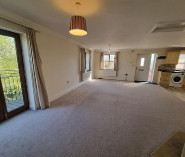 2 bedroom flat to rent - Photo 4