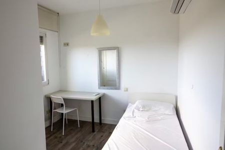 Calle Burgos, Pozuelo de Alarcón, Community of Madrid 28223 - Photo 3