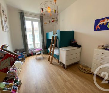 Location Appartement 4 pièces 111m² NICE 06000 - Photo 3