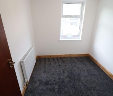 4 bedroom terraced house to rent - Photo 3