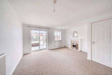 3 bedroom terraced house to rent - Photo 3