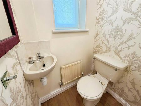 3 bedroom semi-detached house to rent - Photo 5