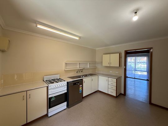 2 Bedroom Home in Convenient Location - Photo 1