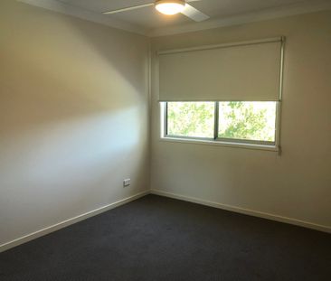 2/79 Falconer Street, Southport QLD 4215 - Townhouse For Rent | Domain - Photo 2