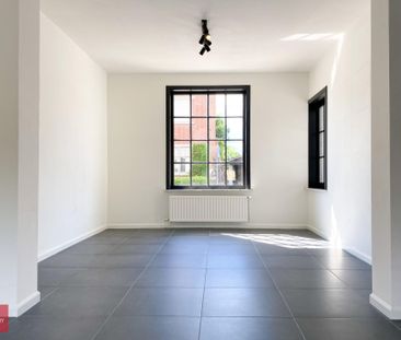 Volledig vernieuwde ruime woning in centrum | Deinzestraat - Photo 1