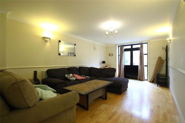 4 bedroom terraced house to rent - Photo 1