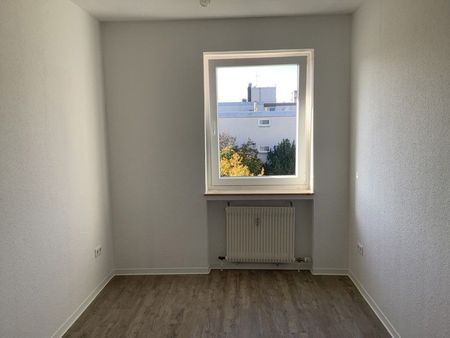 Erstbezug nach Renovierung: 4-Zimmer-Wohnung mit 92,71m² - Foto 5