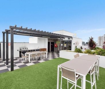 Luxury 2 Bed - Photo 3