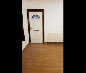 2 Bed Flat, Restalrig Square, EH7 - Photo 5