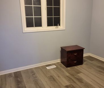 For Lease - 1548 Sarasota Crescent, Oshawa, Ontario - Photo 4