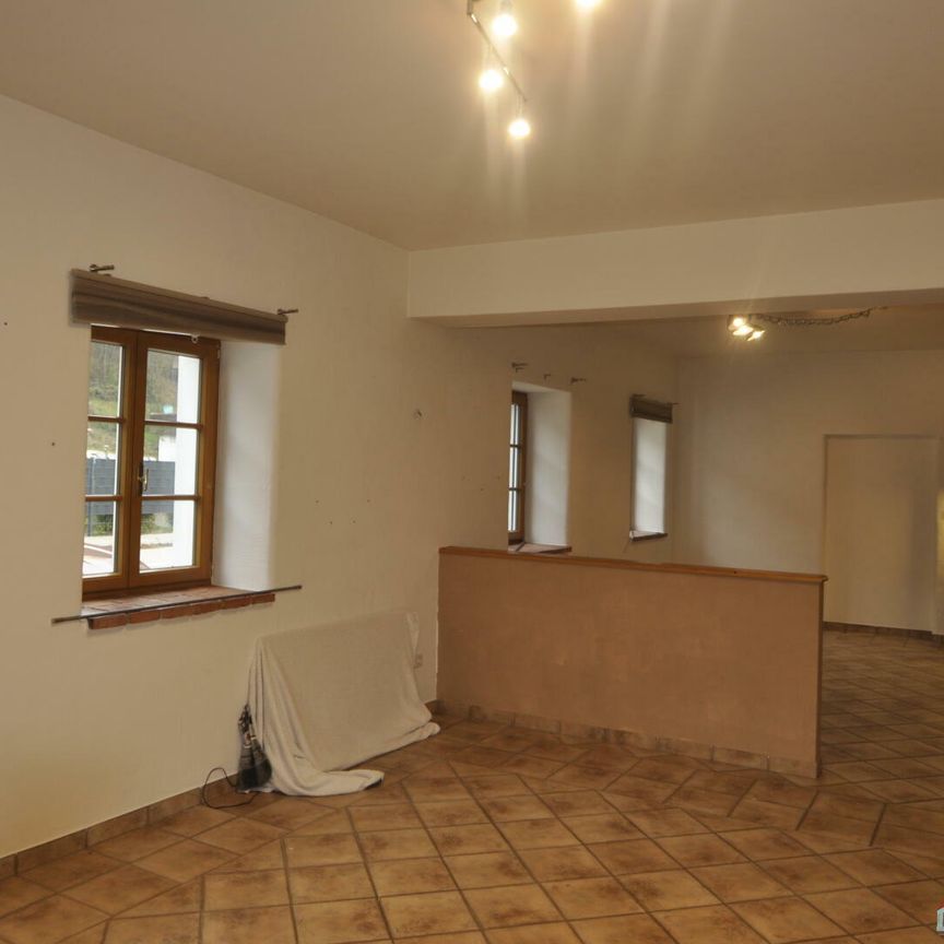Großzügig angelegte Wohnung in Pressbaum mit Pergola, Pool und großem Garten - Photo 1