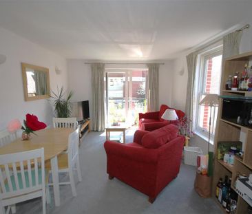 1 bedroom in a house share to rent - Photo 6