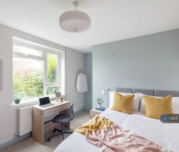 6 bedroom semi-detached house to rent - Photo 5