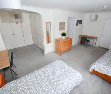 7 bedroom detached house to rent - Photo 1