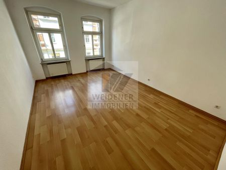 Wohnen in Gera Untermhaus! 3 Raum Wohnung mit Balkon (Südseite) und großen Wohnzimmer! - Foto 3