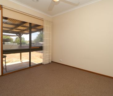 7 Goborra Street Glenfield Park NSW - Photo 6