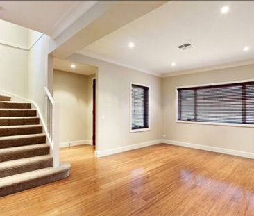 2/384 Belmore Road, Mont Albert North - Photo 2