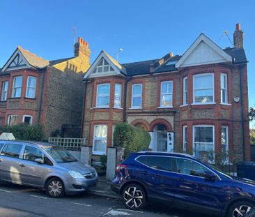 4 bedroom semi-detached house to rent - Photo 5