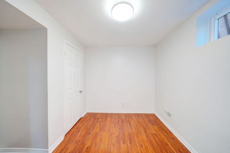 For Lease - 5 Claresholme Drive, Toronto, Ontario - Photo 5