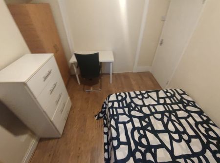 Room in a Shared House, St. Pauls Road, N17 - Photo 3