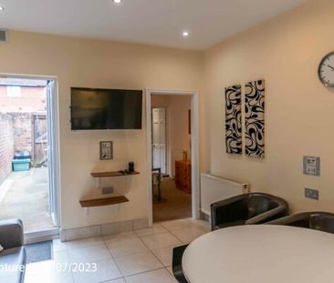 18 Siward Street - Photo 5