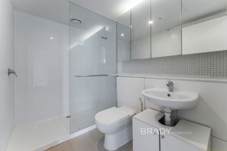702/22-40 Wills Street, Melbourne - Photo 2